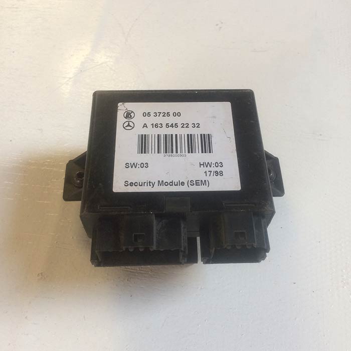 Mercedes benz ML320 W163